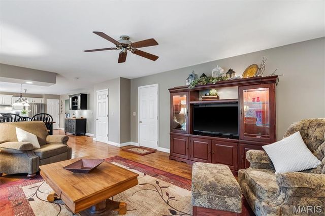 706 Summer Top Circle, Fenton, MO 63026