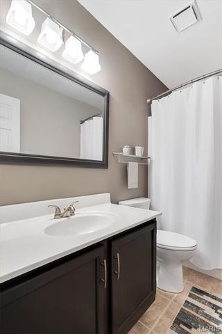 706 Summer Top Circle, Fenton, MO 63026