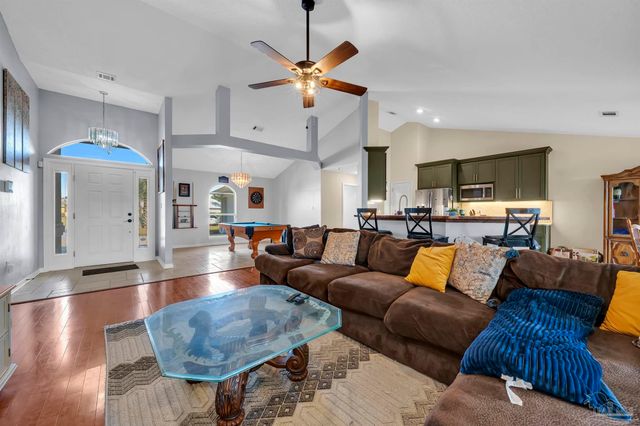 6005 Chandelle Cir, Pensacola, FL 32507