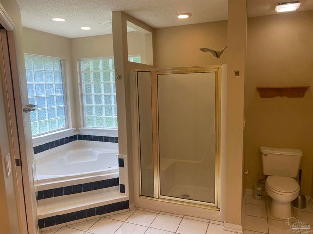 6005 Chandelle Cir, Pensacola, FL 32507