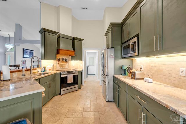 6005 Chandelle Cir, Pensacola, FL 32507