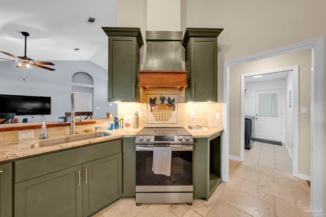 6005 Chandelle Cir, Pensacola, FL 32507