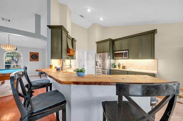 6005 Chandelle Cir, Pensacola, FL 32507