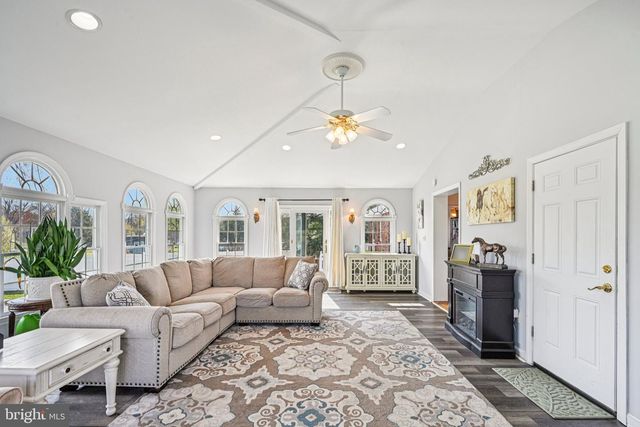 25618 MOUNT PLEASANT RD, Columbus, NJ 08022