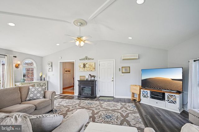 25618 MOUNT PLEASANT RD, Columbus, NJ 08022