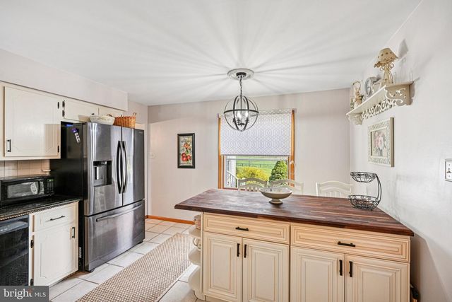 25618 MOUNT PLEASANT RD, Columbus, NJ 08022