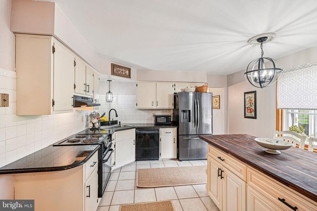 25618 MOUNT PLEASANT RD, Columbus, NJ 08022