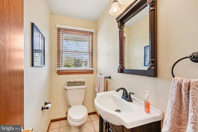 25618 MOUNT PLEASANT RD, Columbus, NJ 08022