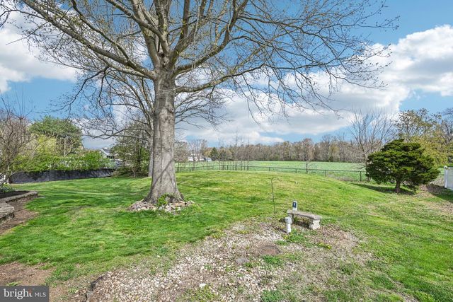 25618 MOUNT PLEASANT RD, Columbus, NJ 08022