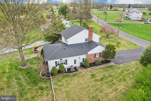 25618 MOUNT PLEASANT RD, Columbus, NJ 08022