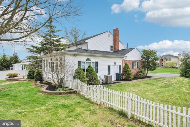 25618 MOUNT PLEASANT RD, Columbus, NJ 08022