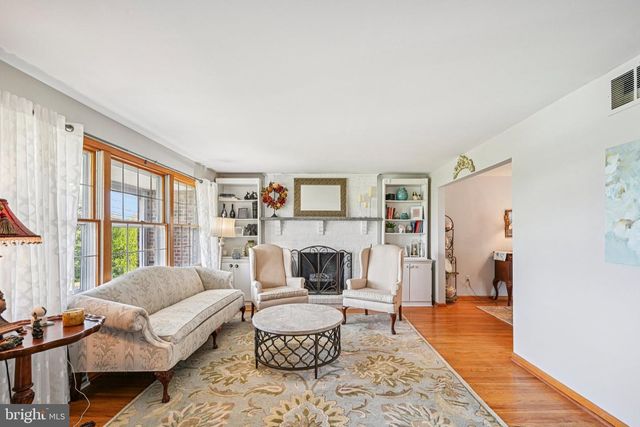 25618 MOUNT PLEASANT RD, Columbus, NJ 08022