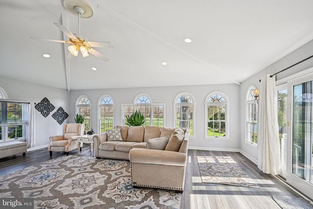 25618 MOUNT PLEASANT RD, Columbus, NJ 08022