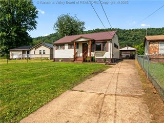 5703 Starling Drive, Charleston, WV 25306