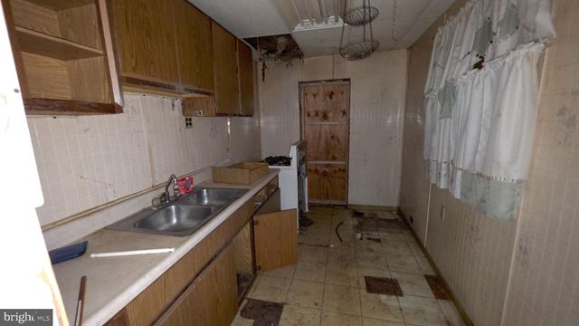 1902 E 28TH ST, Baltimore, MD 21218