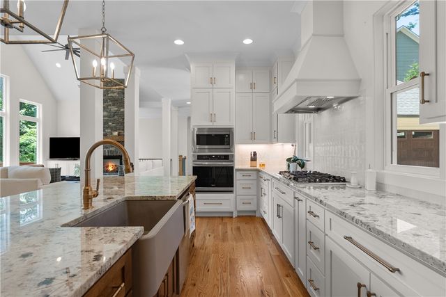 566 Riverstone Drive, Salem, SC 29676
