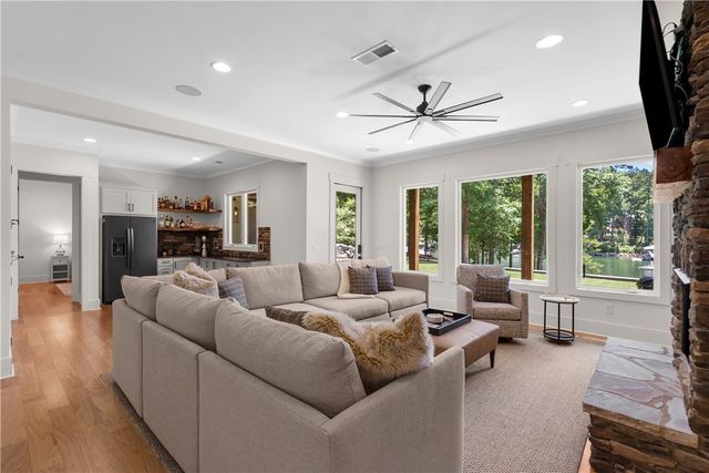 566 Riverstone Drive, Salem, SC 29676