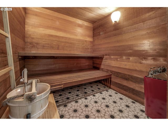 2929 Nw CUMBERLAND Rd, Portland, OR 97210