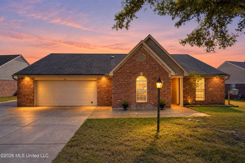 831 Lakemont Drive, Southaven, MS 38672 — exterior