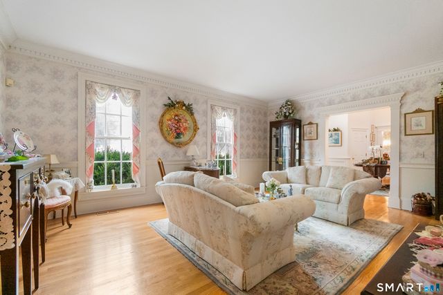 9 Perkins Road, Woodbridge, CT 06525