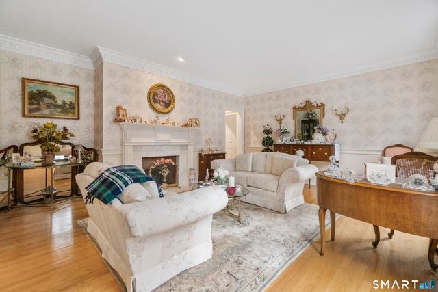 9 Perkins Road, Woodbridge, CT 06525