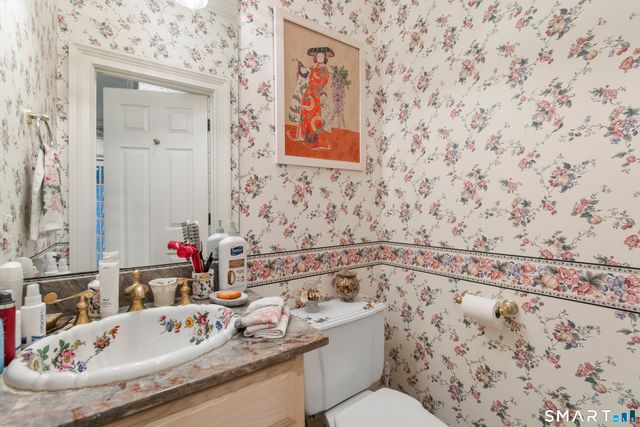 9 Perkins Road, Woodbridge, CT 06525