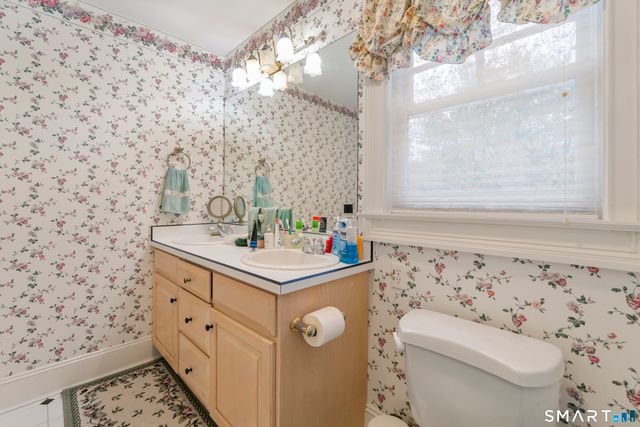 9 Perkins Road, Woodbridge, CT 06525
