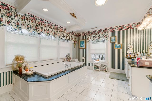 9 Perkins Road, Woodbridge, CT 06525