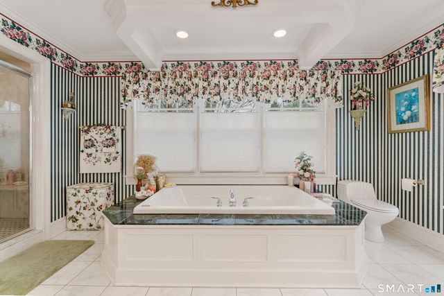 9 Perkins Road, Woodbridge, CT 06525