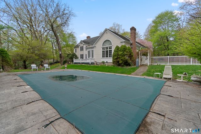 9 Perkins Road, Woodbridge, CT 06525