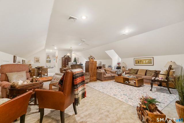 9 Perkins Road, Woodbridge, CT 06525