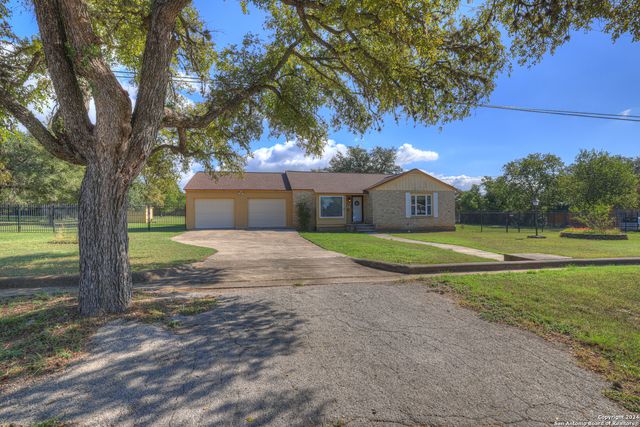 800 N Bishop, San Marcos, TX 78666