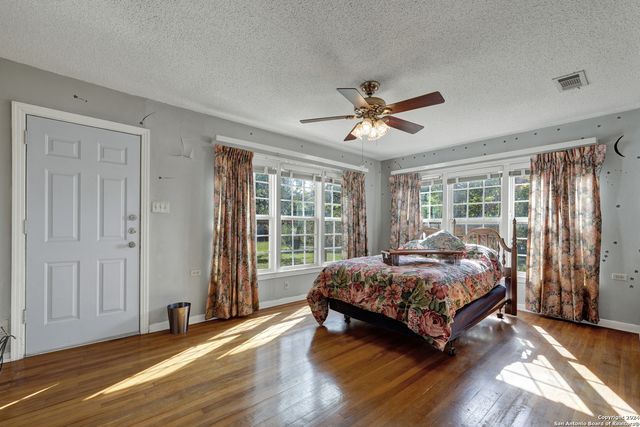 800 N Bishop, San Marcos, TX 78666