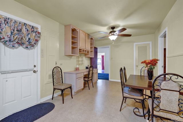 800 N Bishop, San Marcos, TX 78666