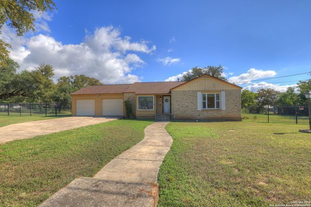 800 N Bishop, San Marcos, TX 78666