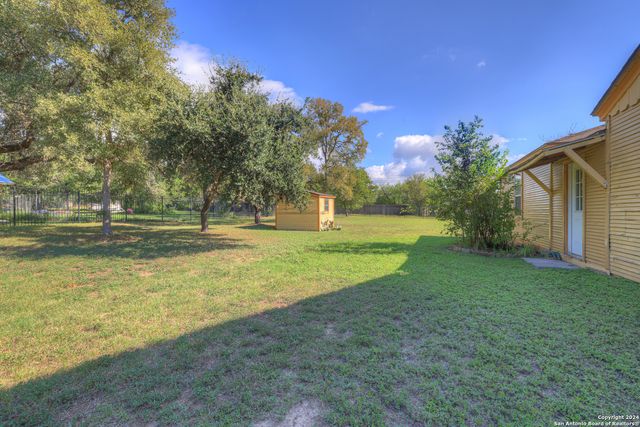 800 N Bishop, San Marcos, TX 78666