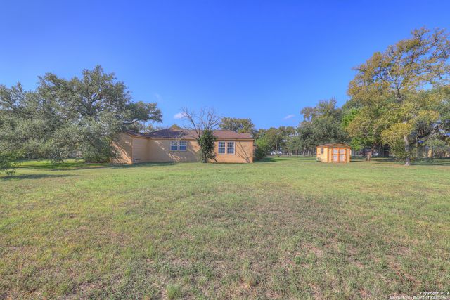 800 N Bishop, San Marcos, TX 78666