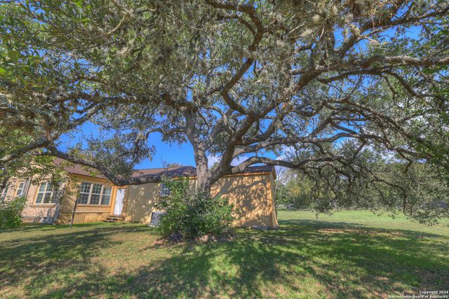800 N Bishop, San Marcos, TX 78666