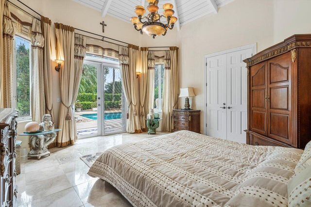 2540 Fairway Island Drive, Wellington, FL 33414