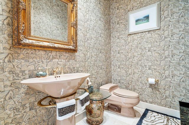 2540 Fairway Island Drive, Wellington, FL 33414