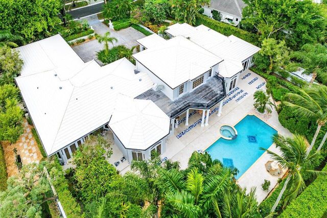 2540 Fairway Island Drive, Wellington, FL 33414