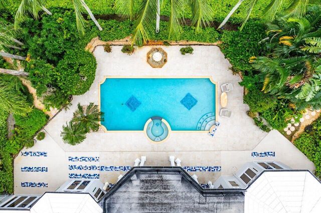 2540 Fairway Island Drive, Wellington, FL 33414