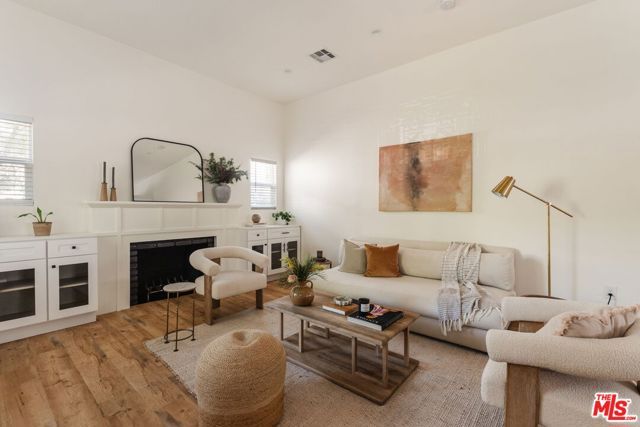 328 N Occidental Boulevard, Los Angeles, CA 90026