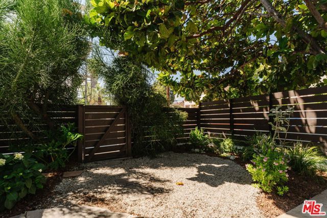 328 N Occidental Boulevard, Los Angeles, CA 90026