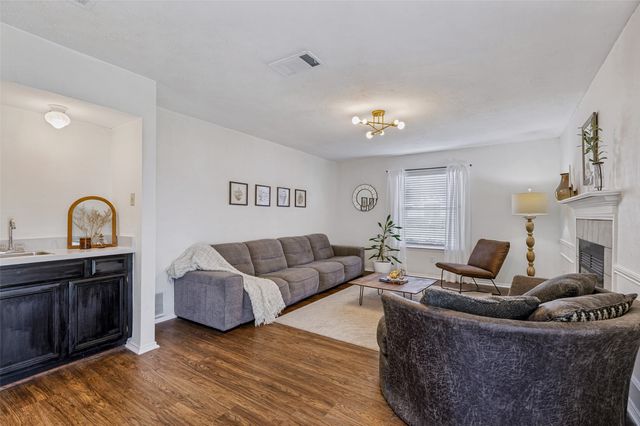 8720 Wind River Drive, Fort Worth, TX 76179