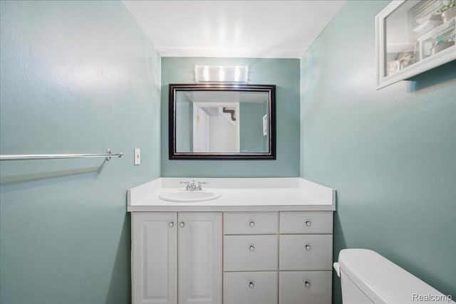 2635 Renshaw Drive, Troy, MI 48085