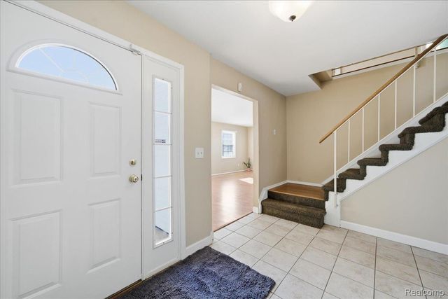 2635 Renshaw Drive, Troy, MI 48085