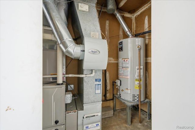 2635 Renshaw Drive, Troy, MI 48085