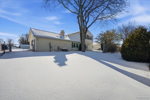 2635 Renshaw Drive, Troy, MI 48085