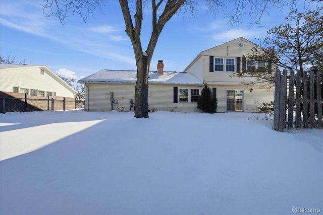 2635 Renshaw Drive, Troy, MI 48085